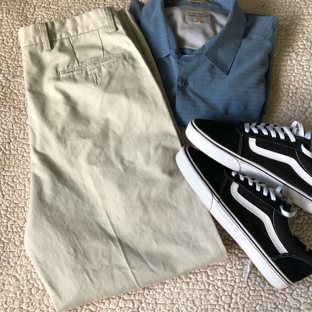 Dockers Khaki Chinos Relaxed Fit Closet Staple GUC